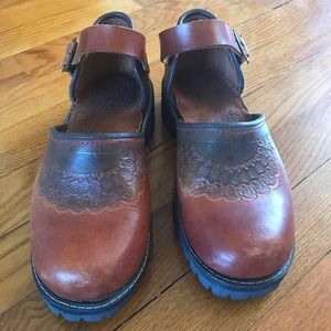 Maryjane style leather shoes